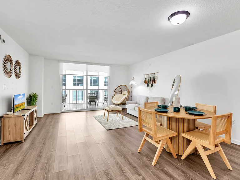 1200 Brickell Bay Dr #2512 — Photo 2