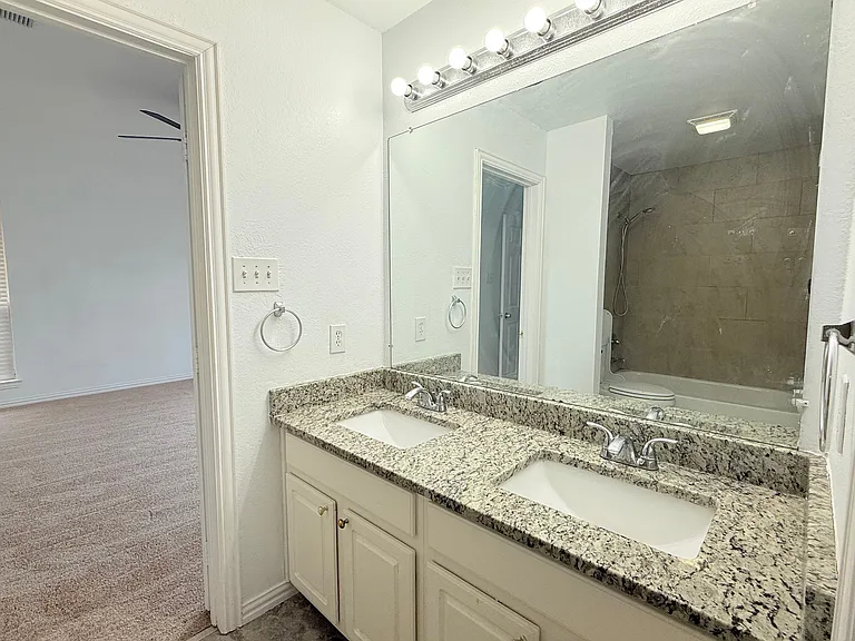 1313 Baythorne Dr — Photo 10