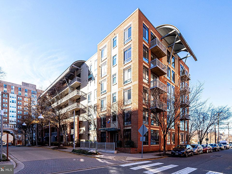 1st image of 1200 N Hartford St APT 202