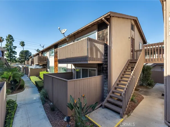 1076 Cabrillo Park Dr #C, Santa Ana, CA 92701