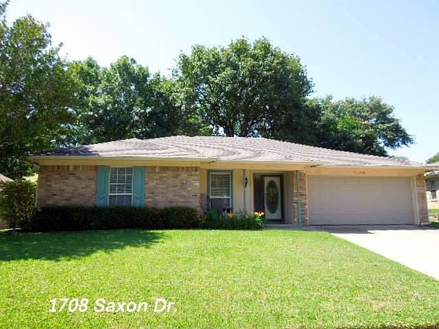 1st image of 1708 Saxon Dr
