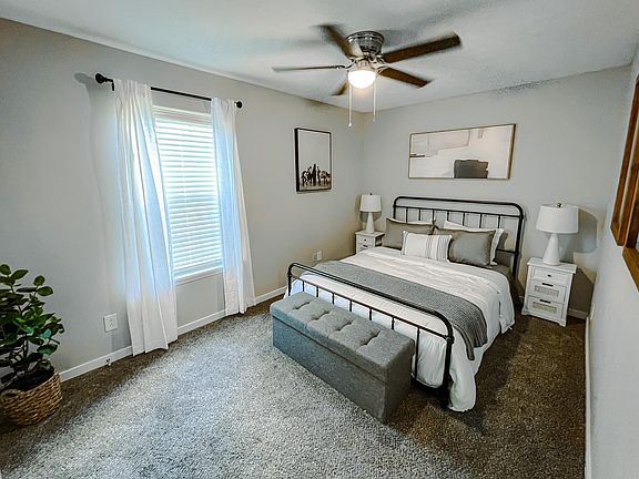 2nd image of 200 Foxgate Ave #2de508656