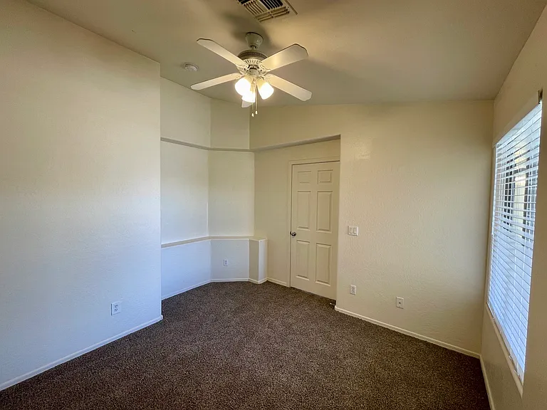 25853 W Elizabeth Ave — Photo 20