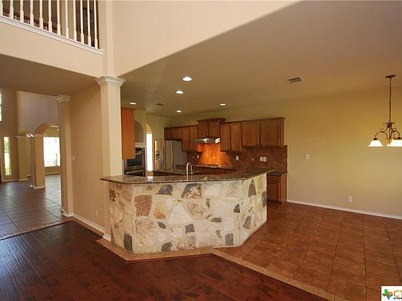 4th image of 1768 Oakmont Cir