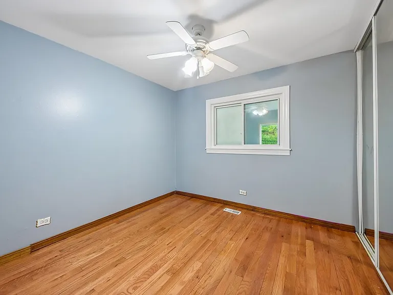 670 Lakeview Ln — Photo 23