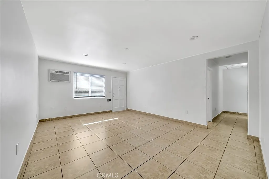 Building Photo - 14235 Sylvan St