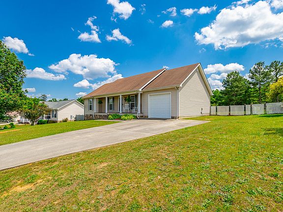 2nd image of 469 Daisy Ln