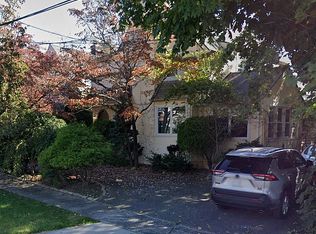 38 Croydon Ave, Great Neck, NY 11023