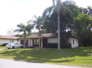 2208 SE Longhorn Ave, Port Saint Lucie, FL 34952