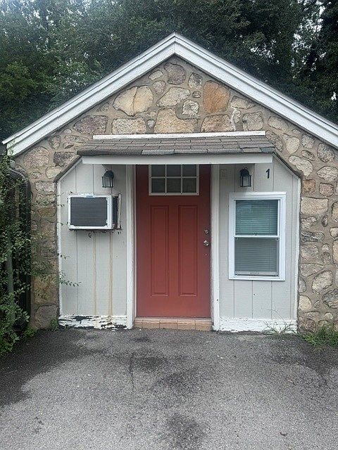 1st image of 403 Durbin Dr #1