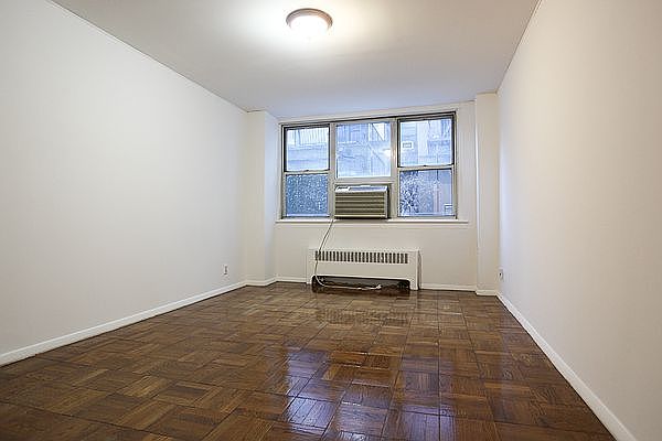 1st image of 240 E 35th St APT 1L
