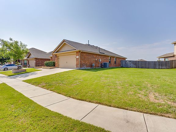 3rd image of 1229 Walnut Cliff Ct