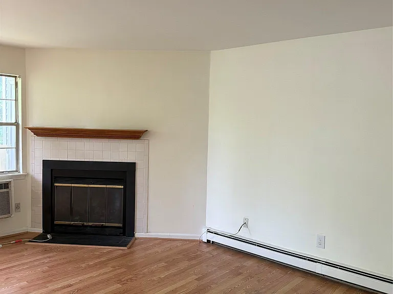 2 Lexington Hl #10 — Photo 3