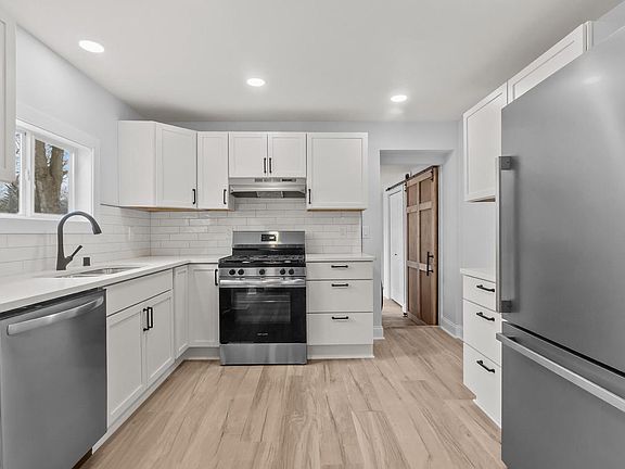 4th image of 4227 Chestnut AVENUE