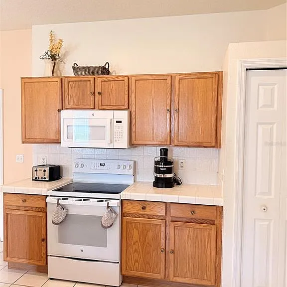 3010 Victoria Dr — Photo 22
