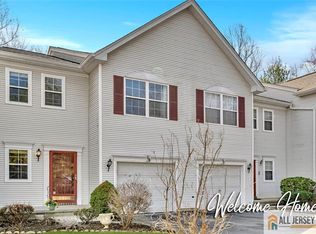 204 Camelot Ct, Princeton, NJ 08540