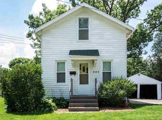 905 37th St, Moline, IL 61265