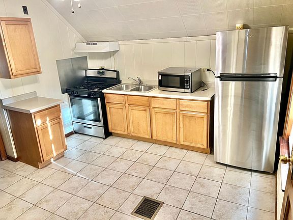 5th image of 3124 N Narragansett Ave Floor 2