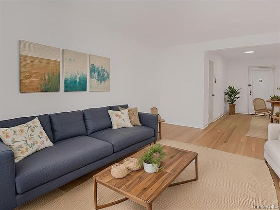 3rd image of 2104 Holland Ave APT 4H