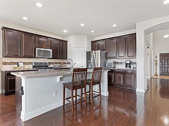 5th image of 3626 Esperanza Dr