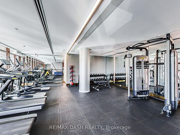 5th image of 151 Avenue Rd #602