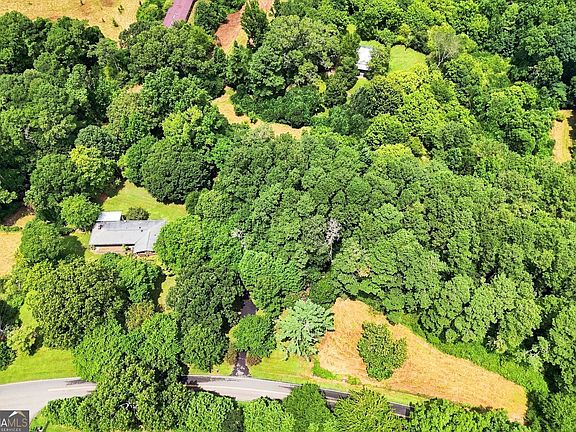 4th image of 2065 Wilkie Rd