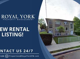 11 35th St #2, Toronto, ON M8W3J8