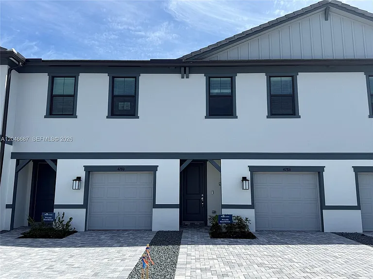 4286 Efendi Dr — Photo 1