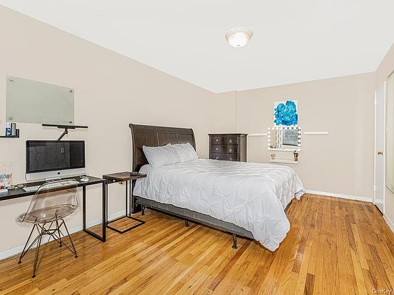 4th image of 121 S Highland Ave APT 5A