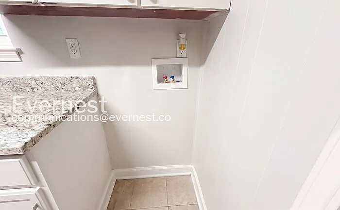 8304 Baldwyn Cv — Photo 23