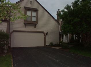 93 Whittington Crse, St Charles, IL 60174