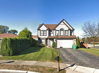 801 Reef Ct, Wheeling, IL 60090