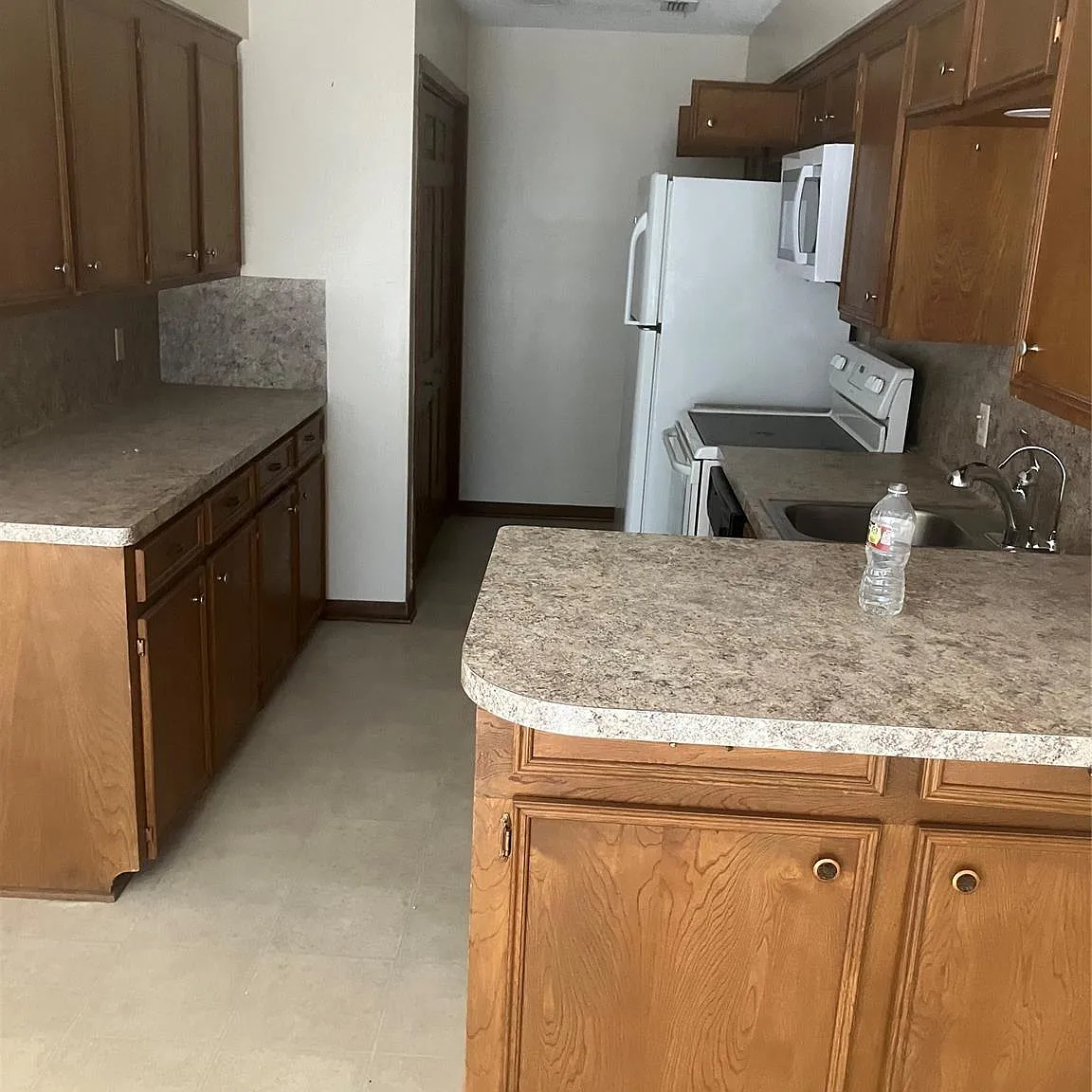 2 bed, 2.0 bath, 1367 sqft, $1,300 — Photo 4