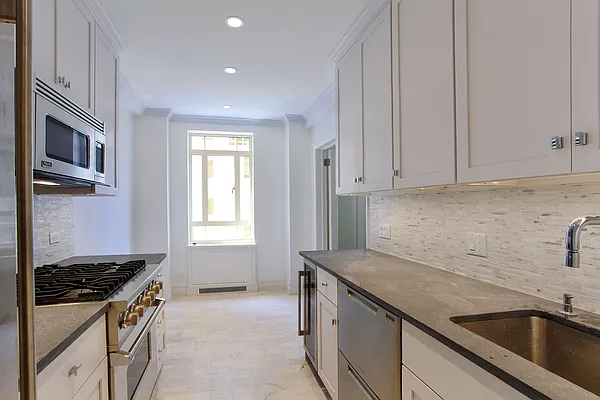 Sold by Compass | media 1