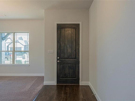 3rd image of 2414 Thayne Dr