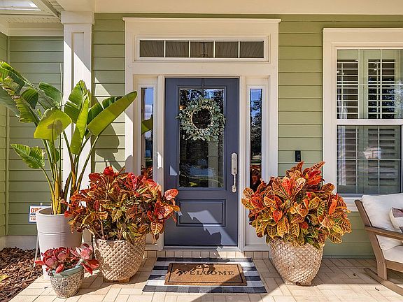 Front porch - New door 2025