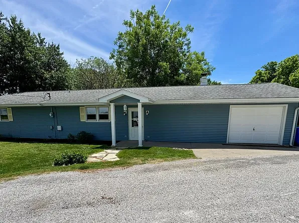 165 Birch Rd, Petersburg, IL 62675