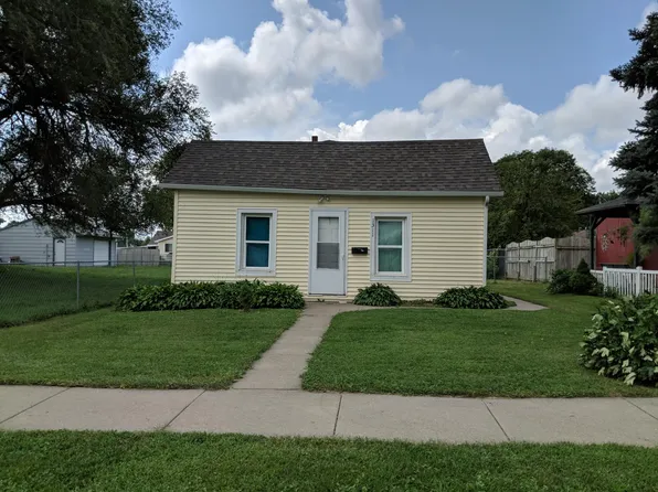 1311 Avenue E, Council Bluffs, IA 51501