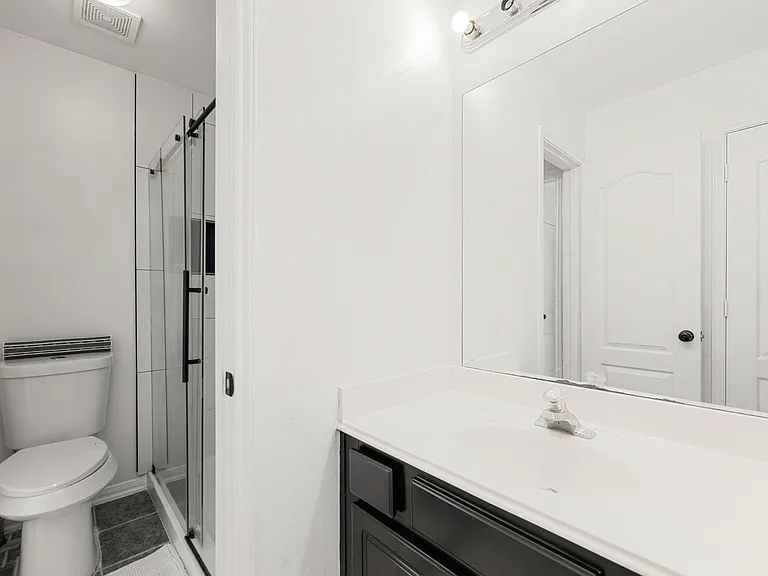 14910 Lake Woodbridge Ct — Photo 42