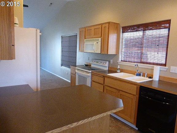 3rd image of 16006 NE 90th St