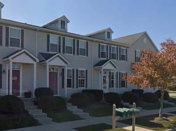 92 E South Ave, Cortland, IL 60112