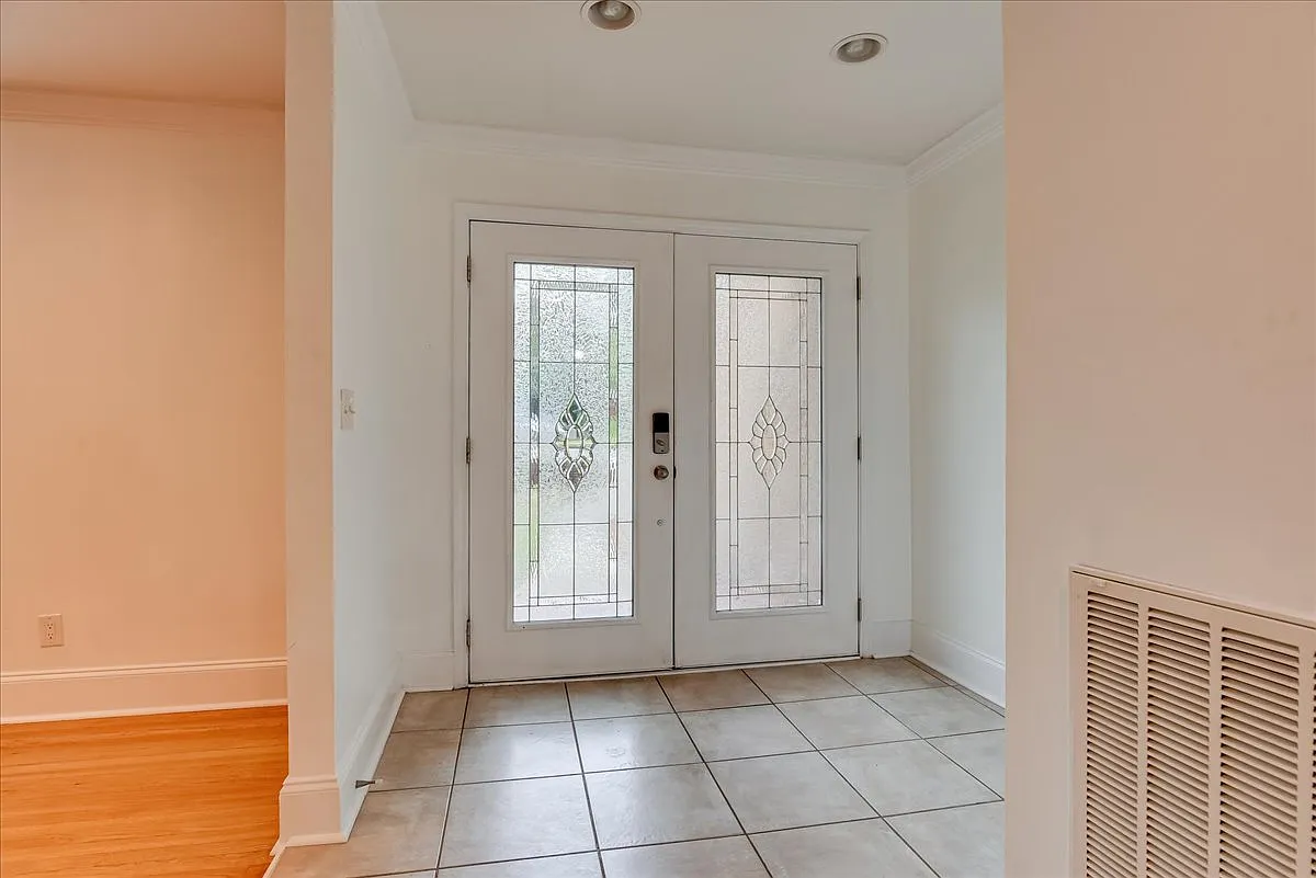 4 bed, 2.5 bath, 2150 sqft, $650 — Photo 3