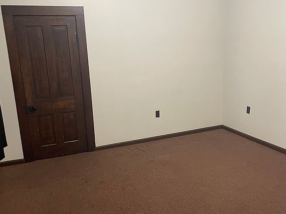 5th image of 901 N Main St