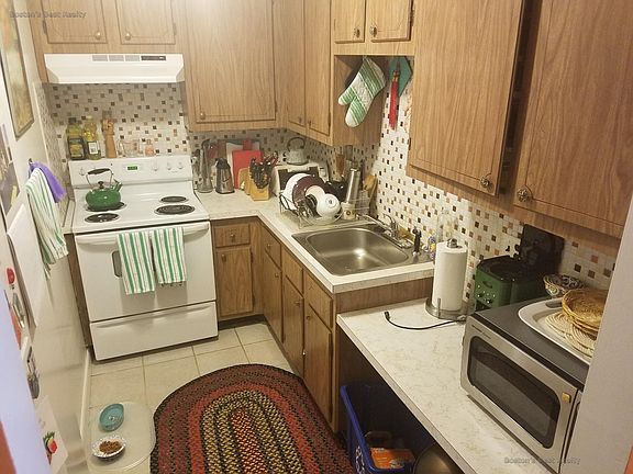 3rd image of 804 Centre St APT 106