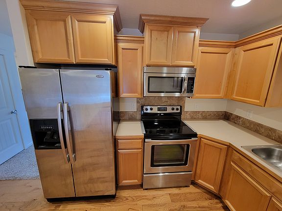 3rd image of 7314 Hayworth Ave NE