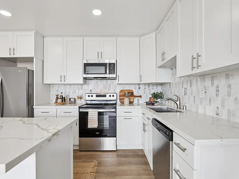 383 Bay Shore Ave #207 — Photo 4