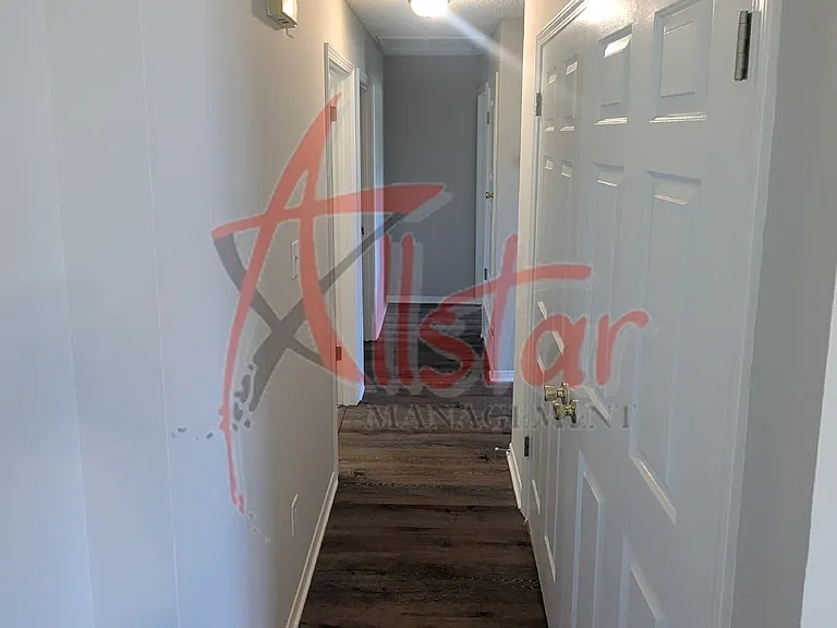 904 Acorn Cv — Photo 11