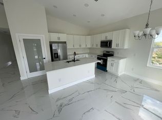 115 Lansing Cir, Labelle, FL 33935