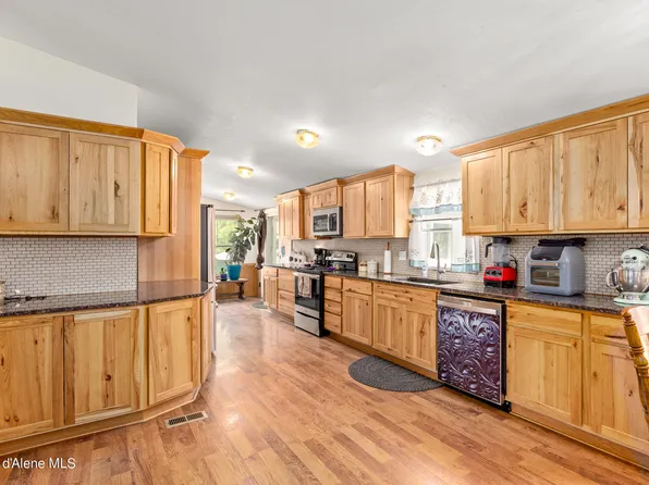 5228 W Graf Rd, Rathdrum, ID 83858