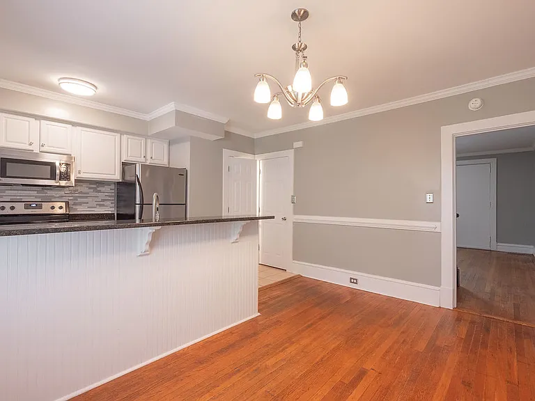 2606 Grayland Ave — Photo 8